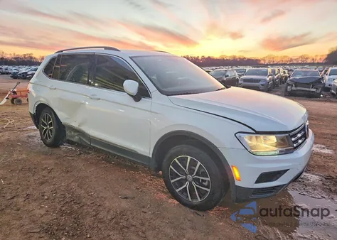 2021 Volkswagen Tiguan Se z USA, uszkodzony, nr VIN 3VV3B7AX8MM040696